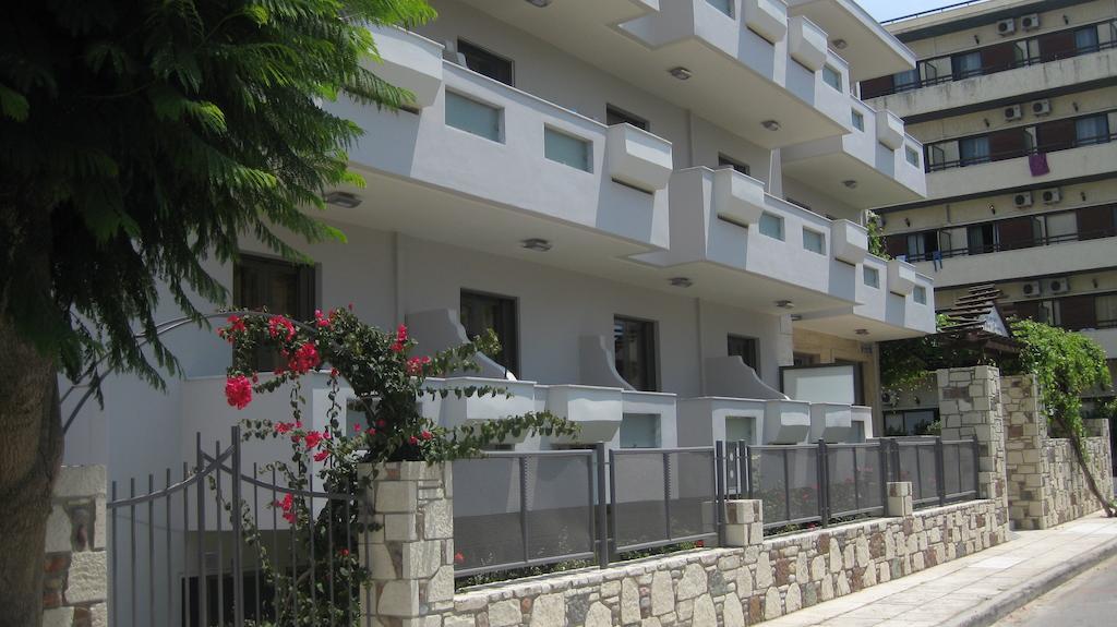 Captain Yiannis Studios & Apartments คอสทาวน์ ห้อง รูปภาพ